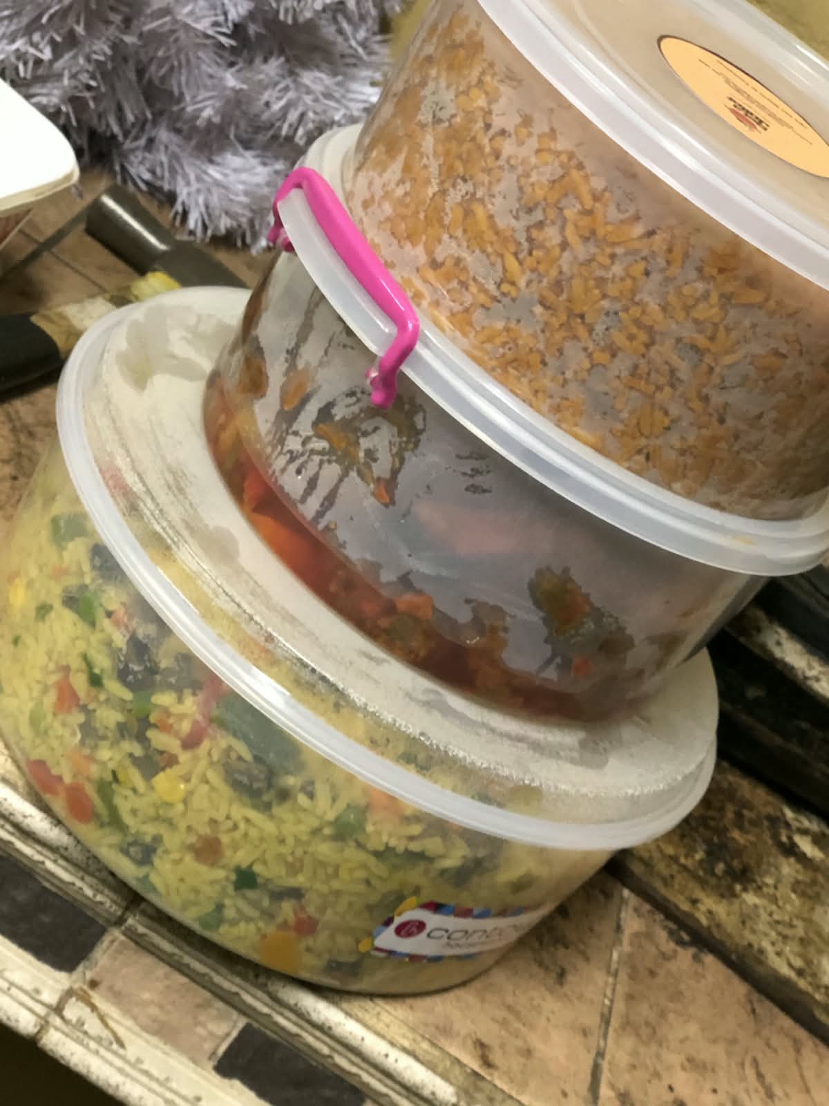 Customer order of prepared rice in serving containers